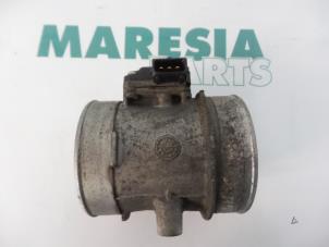 Gebruikte Luchthoeveelheidsmeter Fiat Barchetta (183) 1.8 16V Prijs € 50,00 Margeregeling aangeboden door Maresia Parts