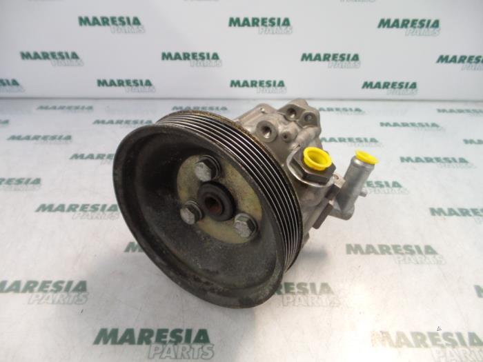 Gebruikte Pomp Servo Fiat Barchetta (183) 1.8 16V Prijs € 50,00 Margeregeling aangeboden door Maresia Parts