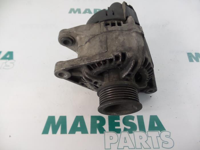 Gebruikte Dynamo Fiat Barchetta (183) 1.8 16V Prijs € 40,00 Margeregeling aangeboden door Maresia Parts