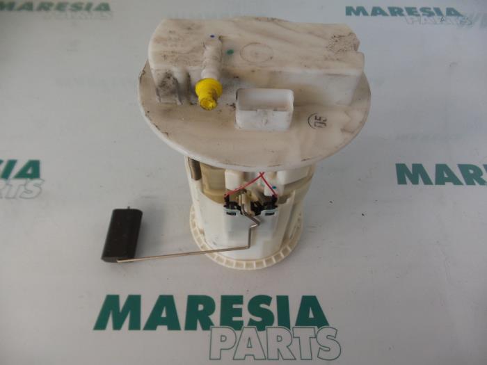 Gebruikte Tank element Pomp Citroen C3 (FC/FL/FT) 1.1 Prijs € 35,00 Margeregeling aangeboden door Maresia Parts