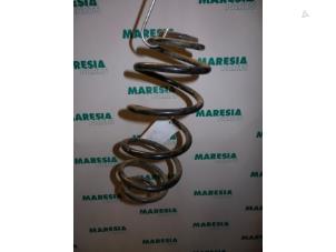 Gebruikte Veerschroef achter Renault Espace (JK) 2.0 Turbo 16V Grand Espace Prijs € 25,00 Margeregeling aangeboden door Maresia Parts