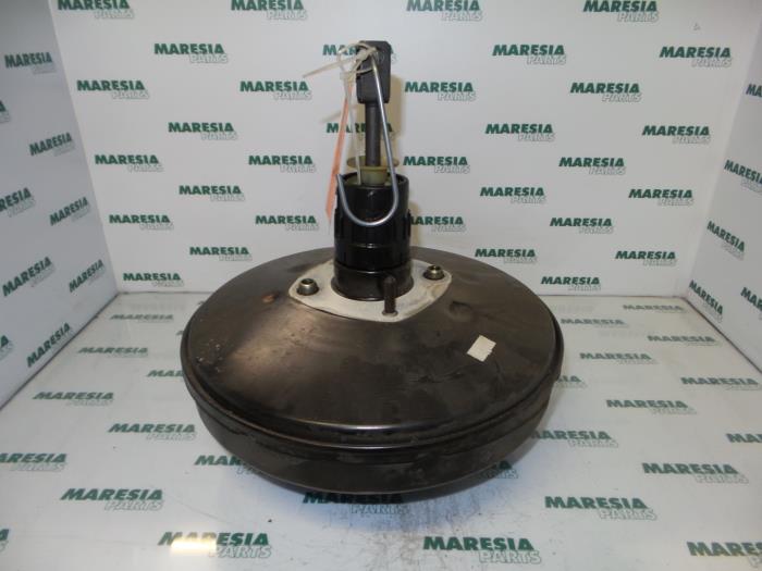 Gebruikte Rembooster Renault Megane II Grandtour (KM) 1.5 dCi 80 Prijs € 50,00 Margeregeling aangeboden door Maresia Parts