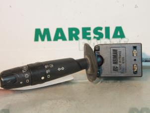 Gebruikte Pinker Schakelaar Citroen Xsara Break (N2) 1.6i 16V Prijs € 30,00 Margeregeling aangeboden door Maresia Parts