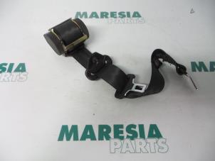 Gebruikte Veiligheidsgordel links-achter Peugeot 307 SW (3H) 1.6 16V Prijs € 30,00 Margeregeling aangeboden door Maresia Parts