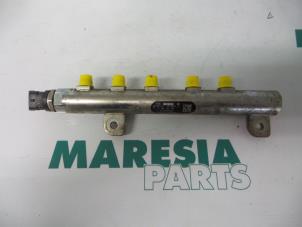 Gebruikte Injector brug Fiat Doblo (223A/119) 1.9 JTD Multijet Prijs € 105,00 Margeregeling aangeboden door Maresia Parts