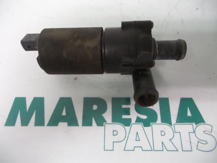 Gebruikte Waterpomp Renault Espace (JK) 2.0 16V Turbo Prijs € 75,00 Margeregeling aangeboden door Maresia Parts