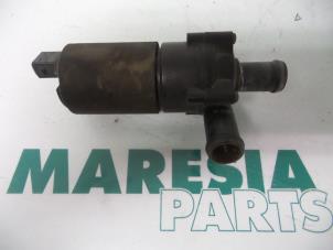 Gebruikte Waterpomp Renault Espace (JK) 2.0 16V Turbo Prijs € 75,00 Margeregeling aangeboden door Maresia Parts