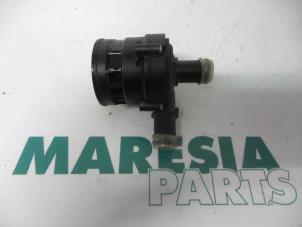 Gebruikte Waterpomp Renault Scénic II (JM) 1.5 dCi 105 FAP Prijs € 25,00 Margeregeling aangeboden door Maresia Parts
