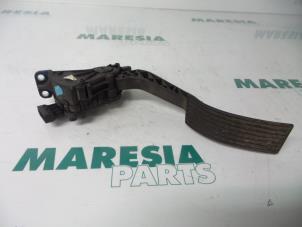 Gebruikte Sensor Gaspedaalpositie Alfa Romeo 159 (939AX) 1.9 JTDm 16V Prijs € 50,00 Margeregeling aangeboden door Maresia Parts