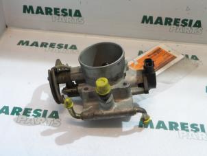 Gebruikte Gasklephuis Fiat Barchetta (183) 1.8 16V Prijs € 105,00 Margeregeling aangeboden door Maresia Parts