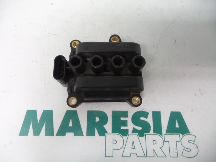 Gebruikte Bobine Renault Twingo (C06) 1.2 16V Prijs € 20,00 Margeregeling aangeboden door Maresia Parts