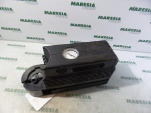 Gebruikte Banden reparatieset Fiat Doblo Cargo (223) 1.3 D 16V Multijet Prijs € 48,40 Inclusief btw aangeboden door Maresia Parts