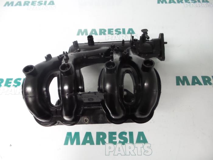 Gebruikte Spruitstuk Inlaat Renault Clio II (BB/CB) 1.2 Prijs € 30,00 Margeregeling aangeboden door Maresia Parts
