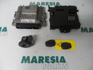 Gebruikte Computer Motormanagement Renault Kangoo Express (FW) 1.5 dCi 105 FAP Prijs € 262,50 Margeregeling aangeboden door Maresia Parts