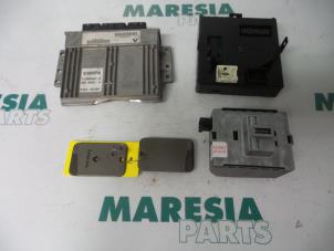 Gebruikte Computer Motormanagement Renault Laguna II (BG) 2.0 16V Prijs € 236,25 Margeregeling aangeboden door Maresia Parts