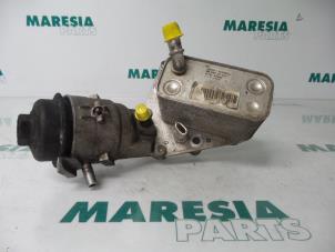 Gebruikte Oliefilterhouder Fiat Croma (194) 1.9 JTD Multijet 16V Prijs € 90,00 Margeregeling aangeboden door Maresia Parts