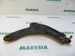 Gebruikte Draagarm onder rechts-voor Renault Vel Satis (BJ) 3.0 dCi V6 24V Prijs € 35,00 Margeregeling aangeboden door Maresia Parts