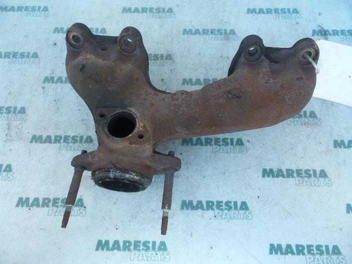 Gebruikte Uitlaatspruitstuk Peugeot Expert (222/224) 1.9D Prijs € 60,50 Inclusief btw aangeboden door Maresia Parts