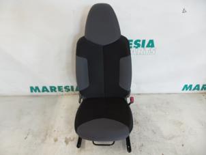 Gebruikte Voorstoel rechts Citroen C1 1.0 12V Prijs € 75,00 Margeregeling aangeboden door Maresia Parts