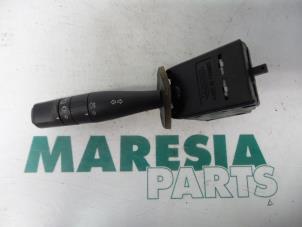 Gebruikte Knipperlicht Schakelaar Peugeot 206 (2A/C/H/J/S) 1.4 XR,XS,XT,Gentry Prijs € 25,00 Margeregeling aangeboden door Maresia Parts