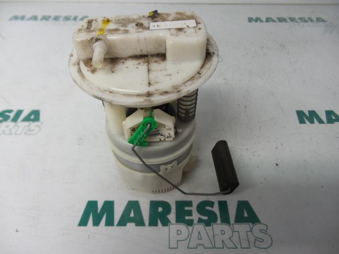 Gebruikte Tank element Pomp Dacia Logan (LS) 1.6 16V Prijs € 50,00 Margeregeling aangeboden door Maresia Parts
