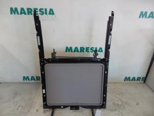 Gebruikte Hemelbekleding Peugeot 206 (2A/C/H/J/S) 1.4 XR,XS,XT,Gentry Prijs € 50,00 Margeregeling aangeboden door Maresia Parts