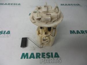 Gebruikte Tank element Pomp Peugeot 206 (2A/C/H/J/S) 1.4 XR,XS,XT,Gentry Prijs € 35,00 Margeregeling aangeboden door Maresia Parts