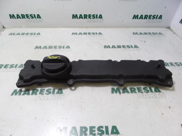 Gebruikte Kleppendeksel Peugeot 206 (2A/C/H/J/S) 1.4 16V Prijs € 25,00 Margeregeling aangeboden door Maresia Parts