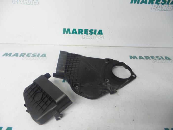 Gebruikte Distributiedeksel Peugeot 206 (2A/C/H/J/S) 1.4 XR,XS,XT,Gentry Prijs € 20,00 Margeregeling aangeboden door Maresia Parts