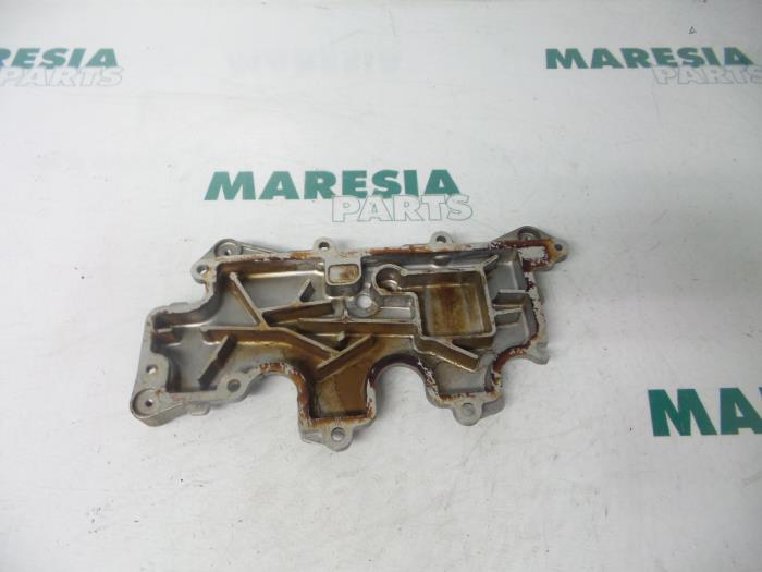 Gebruikte Kleppendeksel Renault Scénic II (JM) 1.6 16V Prijs € 25,00 Margeregeling aangeboden door Maresia Parts