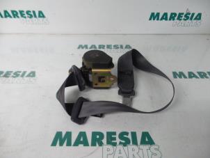 Gebruikte Veiligheidsgordel links-achter Renault Espace (JE) 2.0i 16V Prijs € 25,00 Margeregeling aangeboden door Maresia Parts