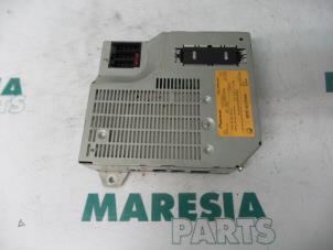 Gebruikte Radio Renault Espace (JE) 2.0i 16V Prijs € 50,00 Margeregeling aangeboden door Maresia Parts