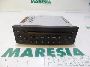 Gebruikte Radio CD Speler Peugeot 206 SW (2E/K) 1.6 16V Prijs € 50,00 Margeregeling aangeboden door Maresia Parts