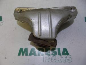 Gebruikte Spruitstuk Uitlaat Renault Twingo II (CN) 1.2 16V Prijs € 29,99 Margeregeling aangeboden door Maresia Parts