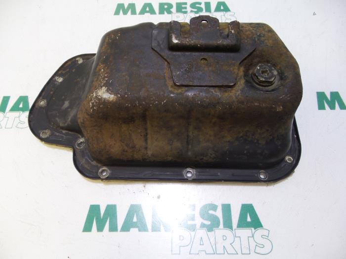 Gebruikte Carterpan Peugeot 206 (2A/C/H/J/S) 1.1 XN,XR Prijs € 25,00 Margeregeling aangeboden door Maresia Parts