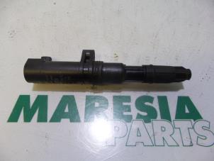 Gebruikte Bobine Renault Megane III Grandtour (KZ) 1.6 16V Prijs € 10,00 Margeregeling aangeboden door Maresia Parts