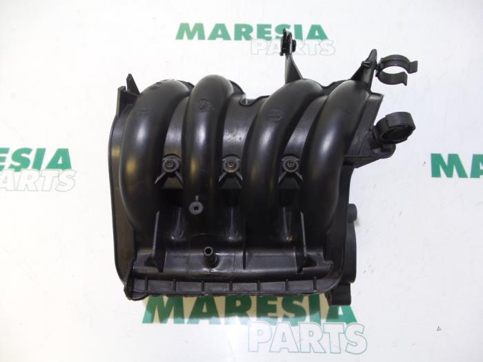 Gebruikte Spruitstuk Inlaat Peugeot 106 II 1.1 XN,XR,XT,Accent Prijs € 35,00 Margeregeling aangeboden door Maresia Parts