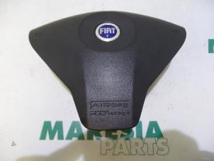 Gebruikte Airbag links (Stuur) Fiat Stilo (192A/B) 1.6 16V 5-Drs. Prijs € 50,00 Margeregeling aangeboden door Maresia Parts