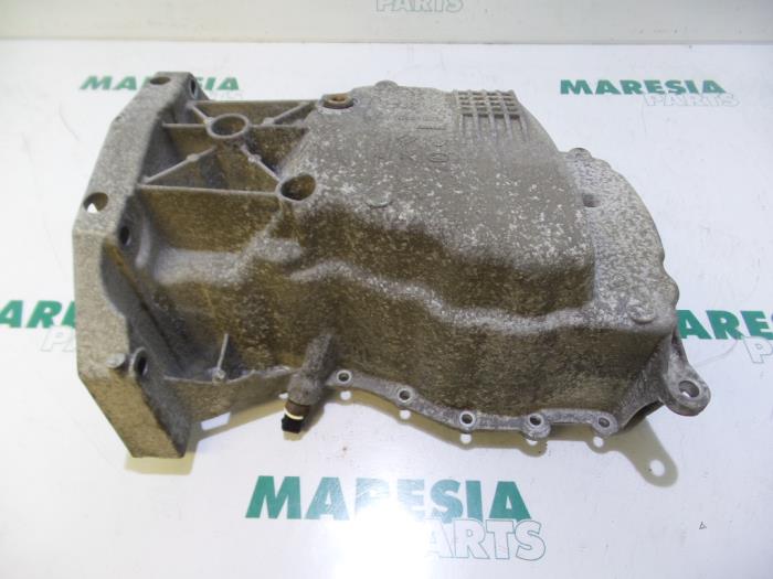 Gebruikte Carterpan Renault Clio III (BR/CR) 1.4 16V Prijs € 40,00 Margeregeling aangeboden door Maresia Parts