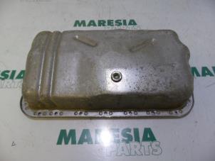 Gebruikte Carterpan Renault Master II (JD) 2.2 dCi 16V Prijs € 25,00 Margeregeling aangeboden door Maresia Parts