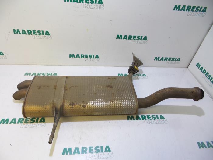 Gebruikte Uitlaat Einddemper Citroen C4 Grand Picasso (UA) 2.0 HDiF 16V 135 Prijs € 50,00 Margeregeling aangeboden door Maresia Parts
