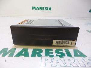 Gebruikte Radio Renault Espace (JK) 2.0 16V Turbo Prijs € 50,00 Margeregeling aangeboden door Maresia Parts