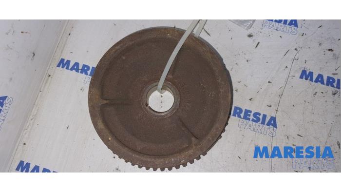 Gebruikte Krukas Poelie Fiat Brava (182B) 1.6 16V Prijs € 50,00 Margeregeling aangeboden door Maresia Parts