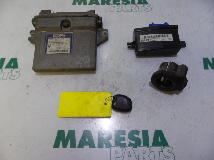 Gebruikte Computer Motormanagement Renault Kangoo (KC) 1.9 D 55 Prijs € 75,00 Margeregeling aangeboden door Maresia Parts