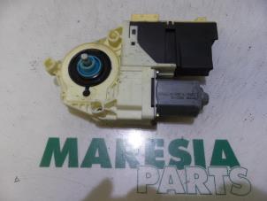 Gebruikte Ruitmechaniek 4Deurs rechts-voor Citroen C4 Berline (LC) 1.6 HDi 16V Prijs € 19,99 Margeregeling aangeboden door Maresia Parts