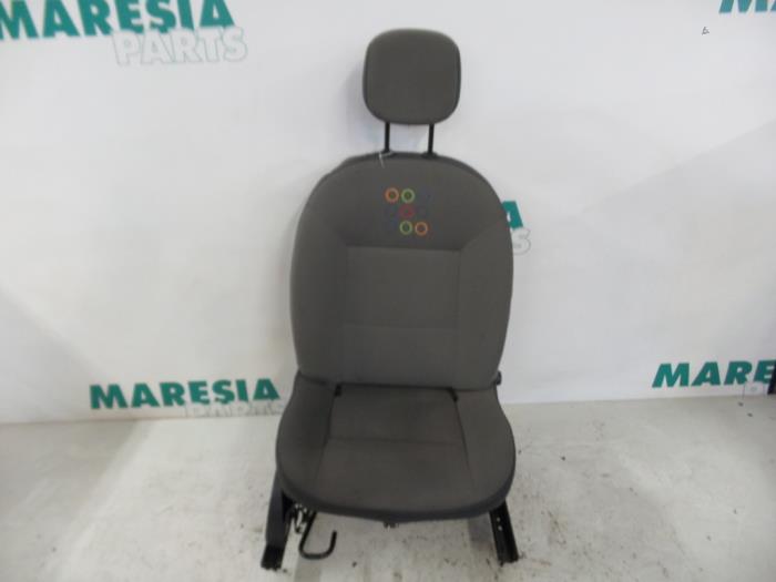 Stoel rechts Renault Twingo II 1.5 dCi 90 FAP - 7701209789