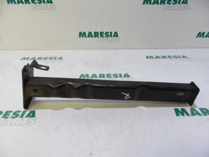 Gebruikte Subframe Citroen C4 Berline (LC) 1.6 HDi 16V Prijs € 30,00 Margeregeling aangeboden door Maresia Parts