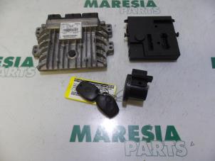 Gebruikte Computer Motormanagement Renault Twingo II (CN) 1.5 dCi 90 FAP Prijs € 199,99 Margeregeling aangeboden door Maresia Parts