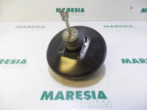 Gebruikte Rembooster Renault Twingo II (CN) 1.5 dCi 90 FAP Prijs € 60,00 Margeregeling aangeboden door Maresia Parts