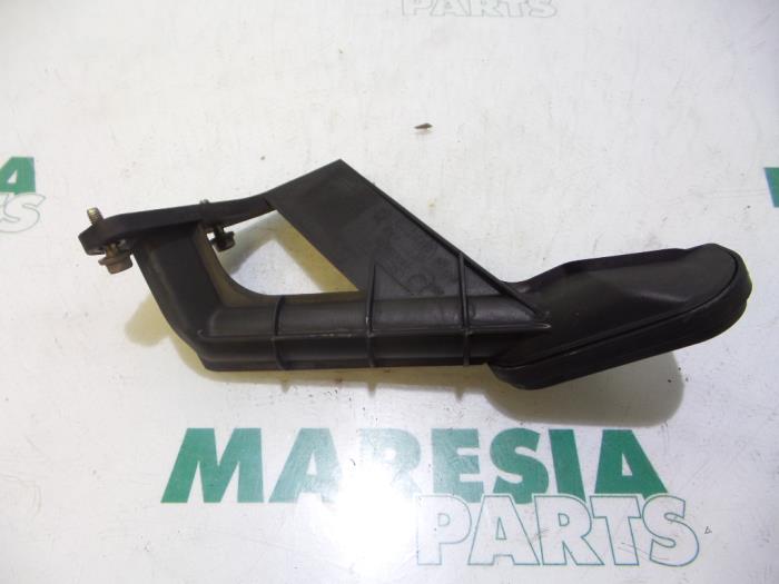 Gebruikte Oliepomp Peugeot 307 CC (3B) 2.0 16V Prijs € 25,00 Margeregeling aangeboden door Maresia Parts
